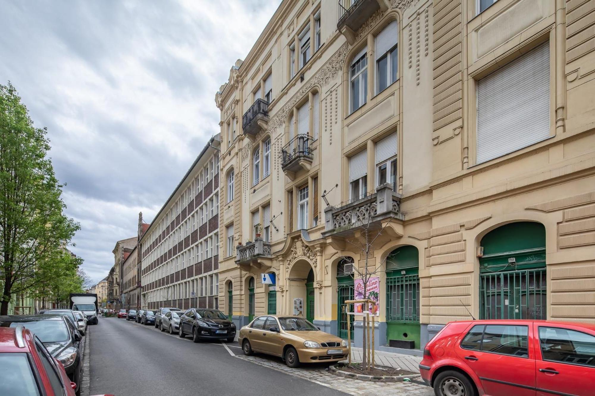 Central - New - Easy Sleep Budapeste Exterior foto