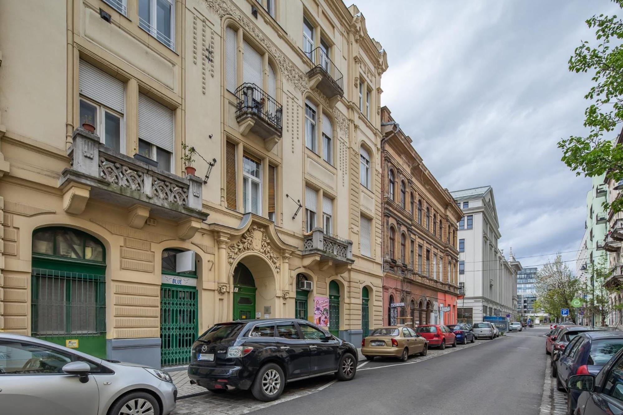 Central - New - Easy Sleep Budapeste Exterior foto